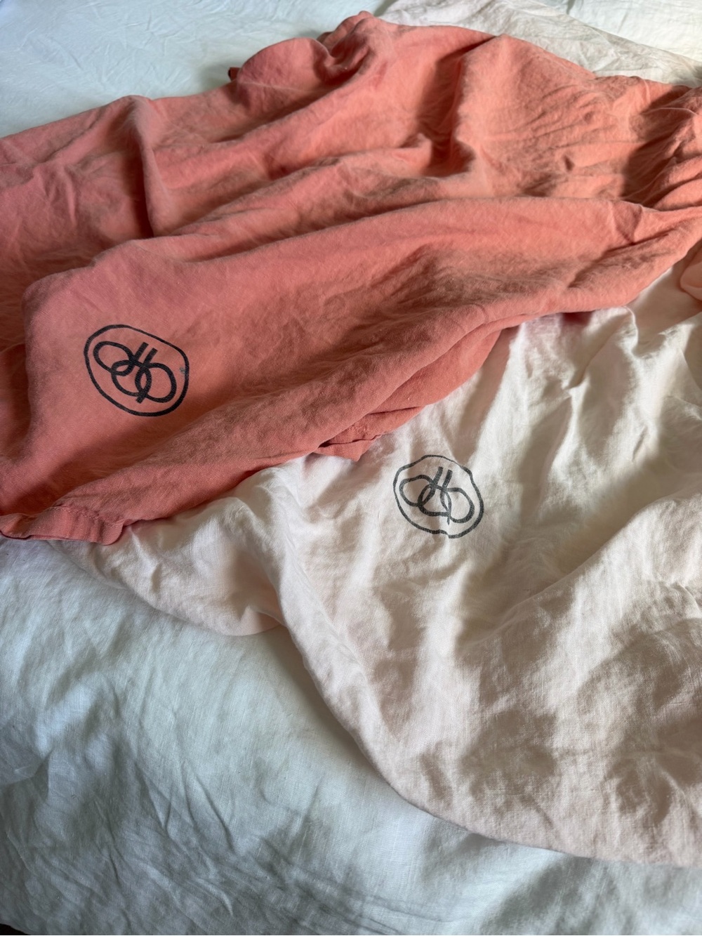Dazed But Amazed Throw & Fitted Cot Sheet Linen Set